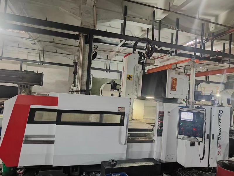 Qiao Hong 2015 gantry machining center