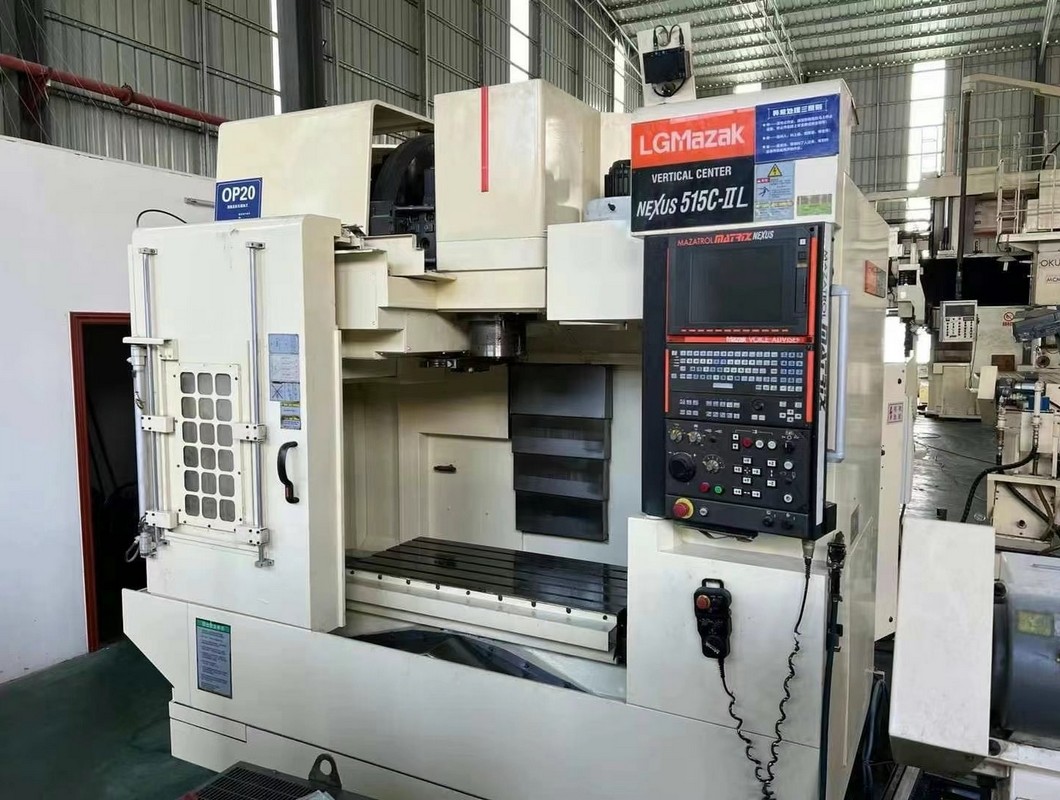 Mazak VCN-515C-IIL machining center