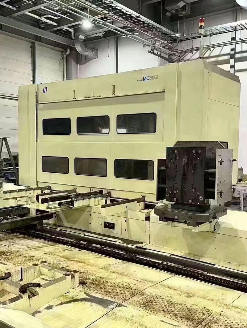 Makino 2213 horizontal machining center