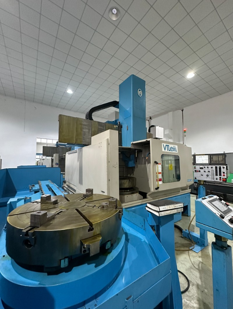 OM VTLex915 vertical turning center