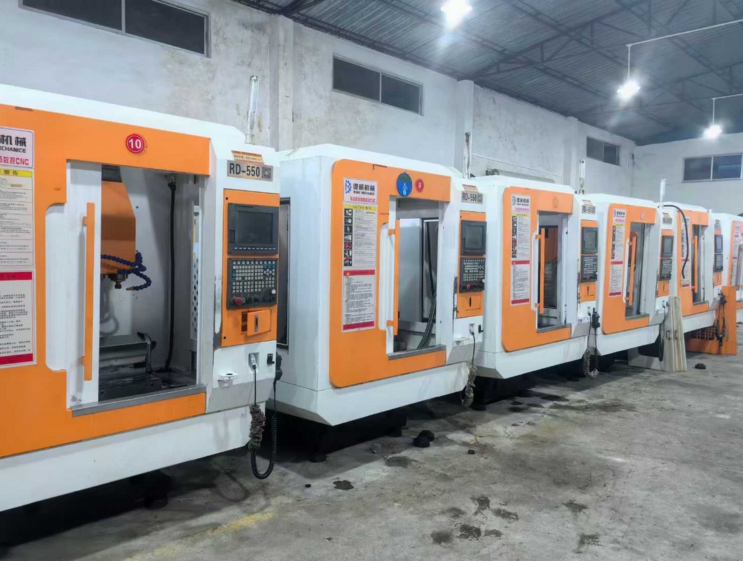 Lowe RD-550 five-head five-axis milling machine